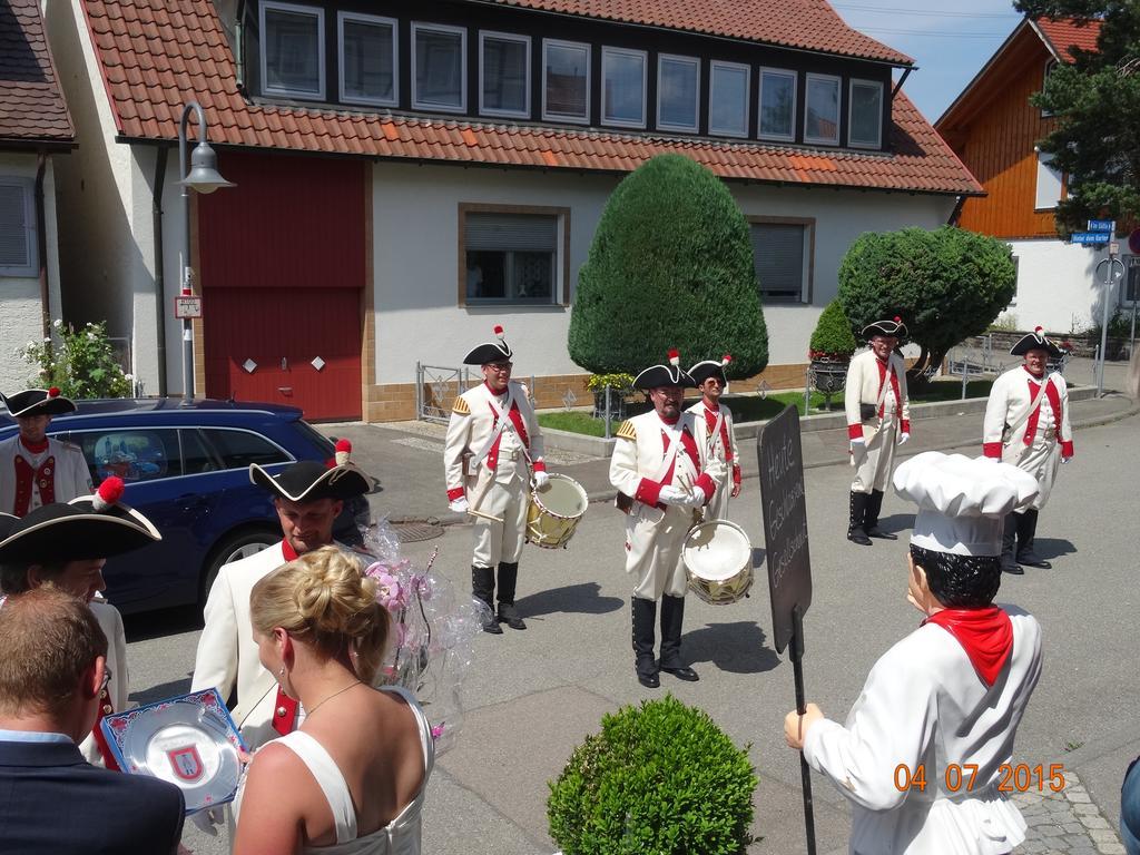 Hotel 4 Jahreszeiten Mit Restaurant อัลบ์ชตัดท์ ภายนอก รูปภาพ